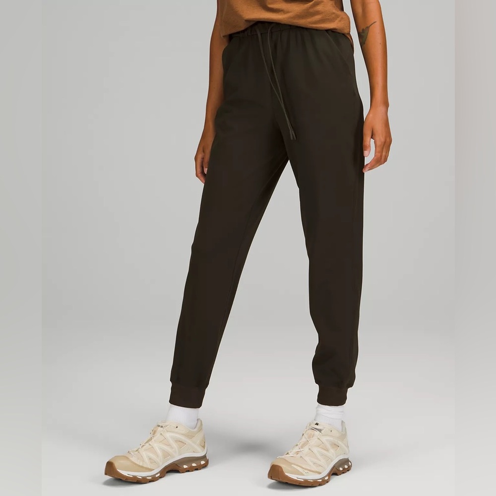 Lululemon stretch high rise jogger on dark olive